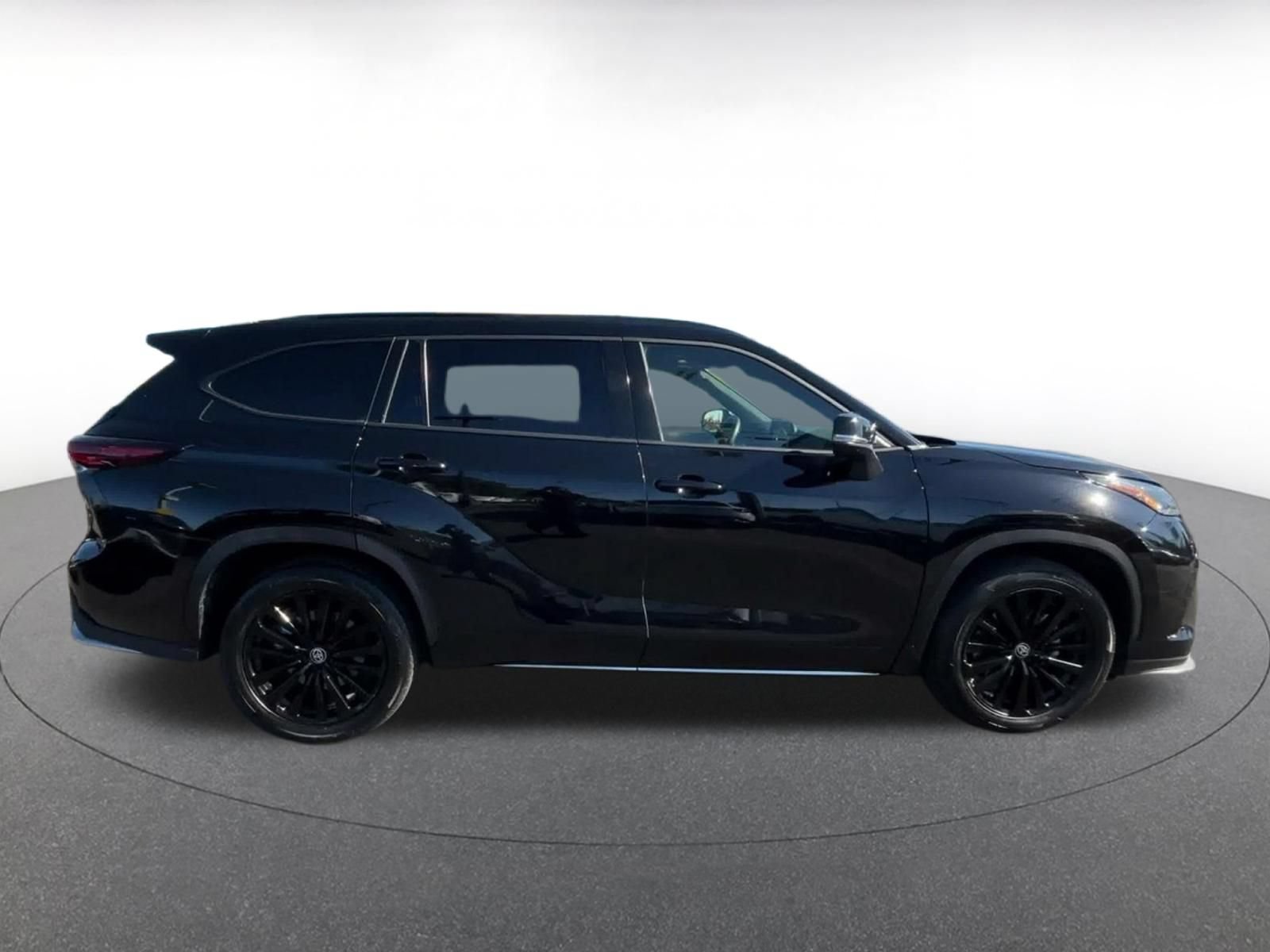Used 2025 Toyota Highlander XSE AWD/4WD image 13
