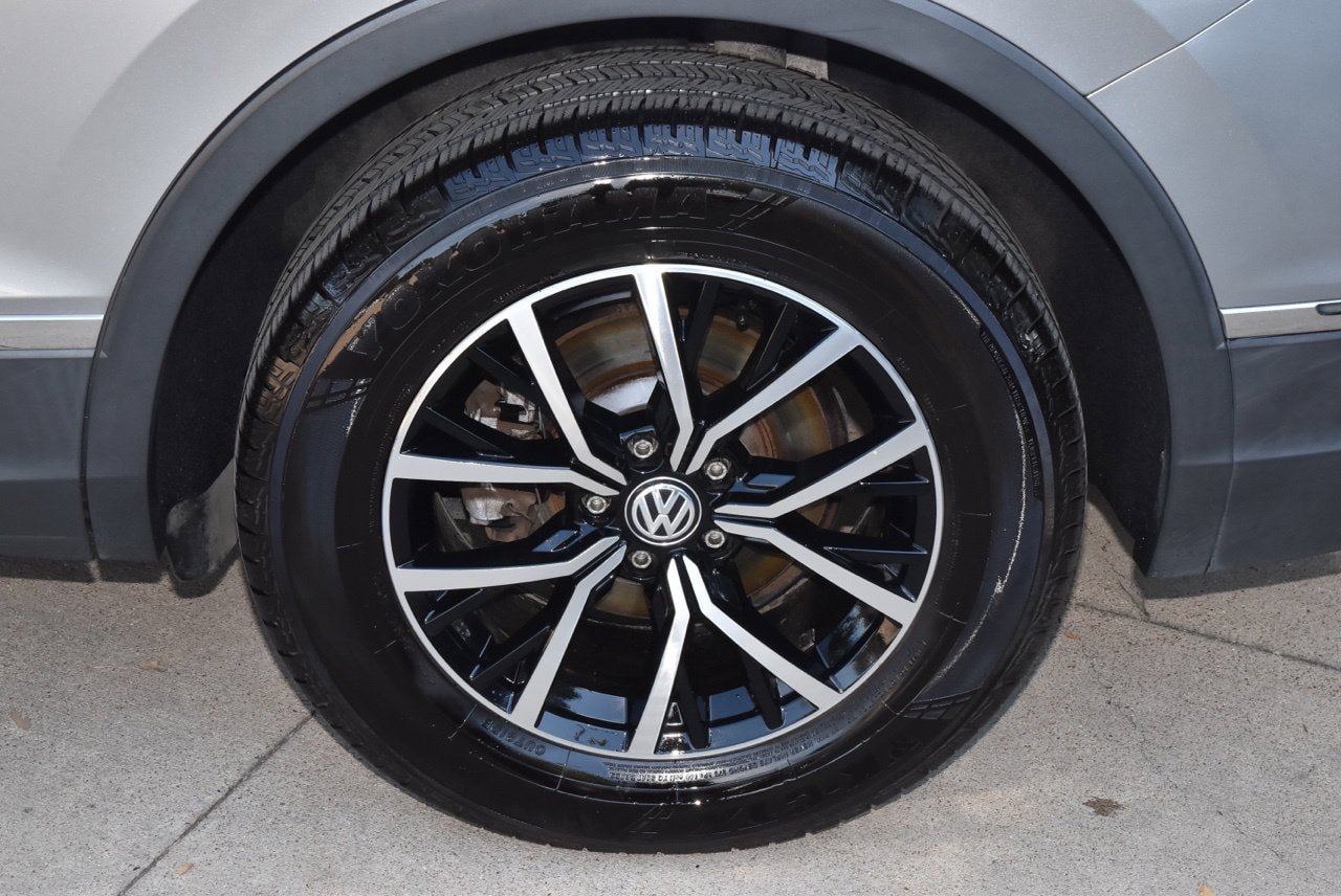Used 2021 Volkswagen Tiguan SE AWD/4WD image 37
