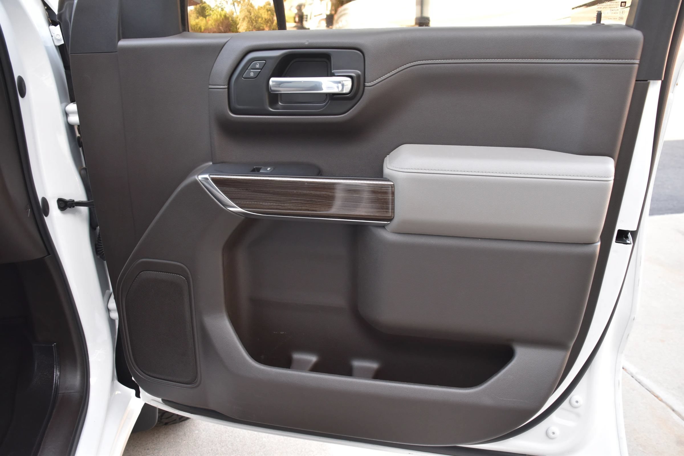 Used 2022 Chevrolet Silverado 1500 LT w/ LPO, Dark Essentials Package AWD/4WD image 19