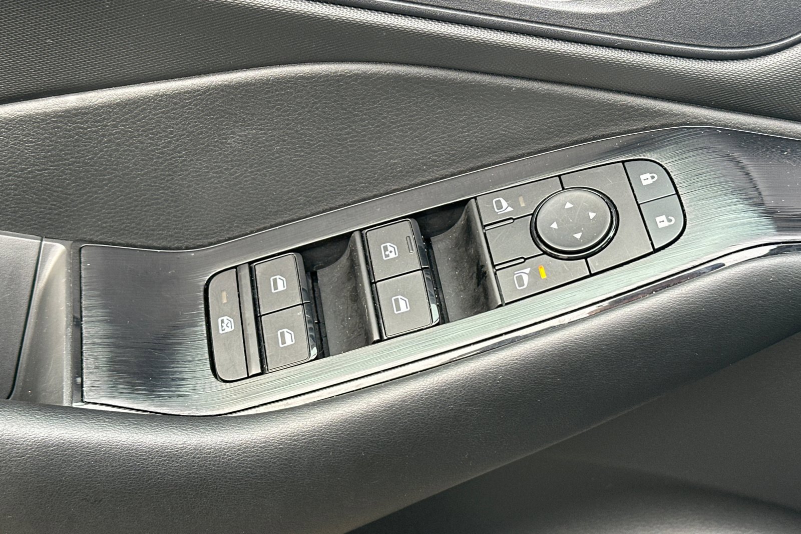 Certified 2025 Nissan Rogue S image 12