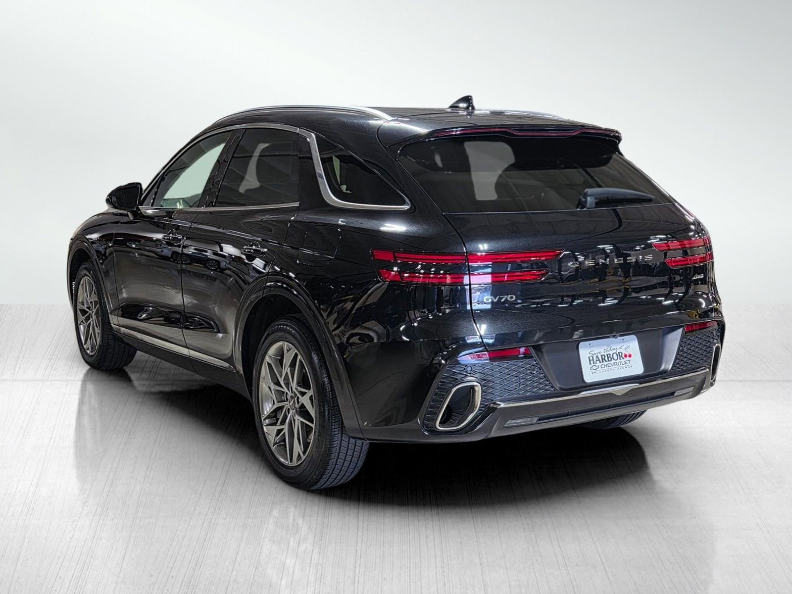 Used 2025 Genesis GV70 2.5T AWD/4WD image 5