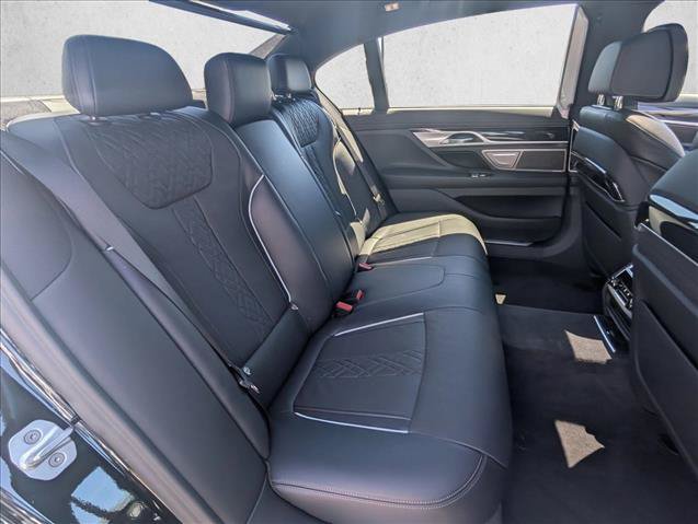 Used 2021 BMW 750i xDrive w/ Executive Package AWD/4WD image 20