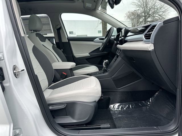 New 2026 Volkswagen Taos SE FWD image 28