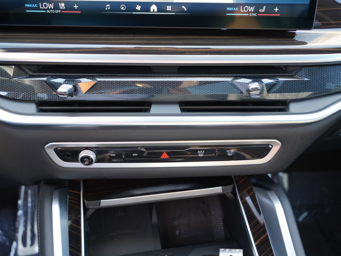 Used 2026 BMW X6 xDrive40i image 16