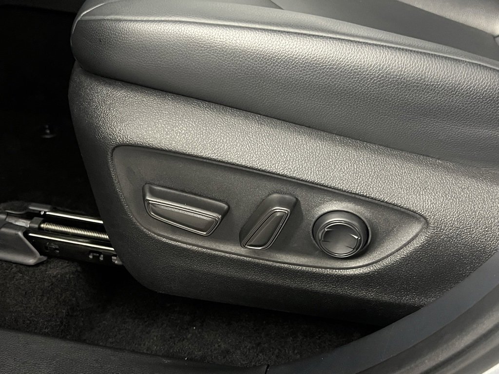 Used 2025 Toyota Highlander XLE image 23