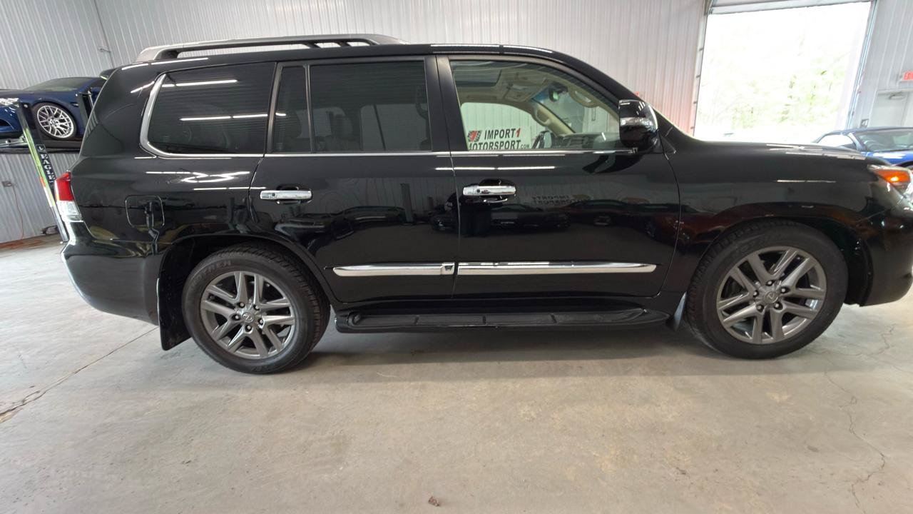 Used 2013 Lexus LX 570 4WD image 2