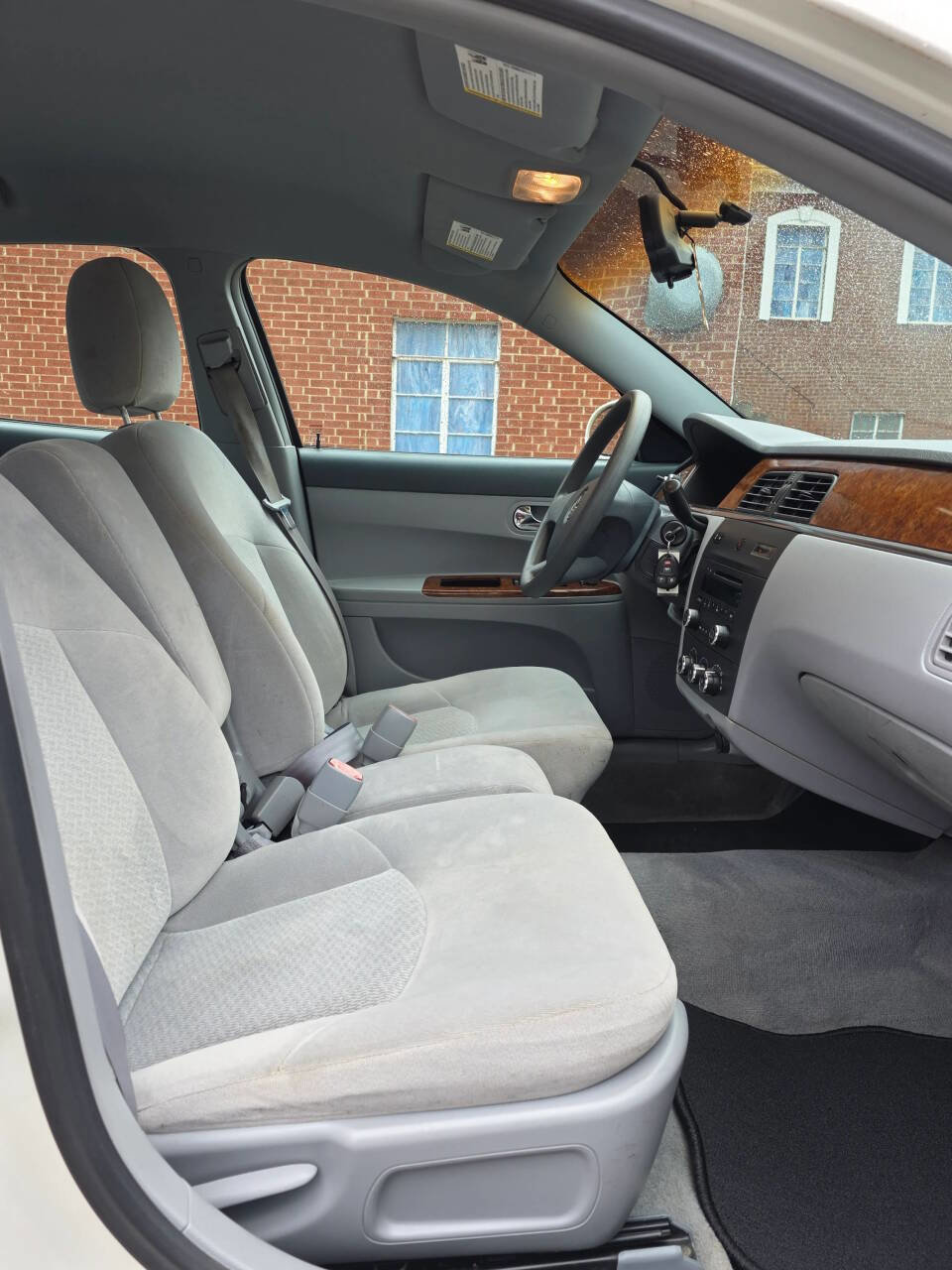 Used 2005 Buick LaCrosse CX image 10