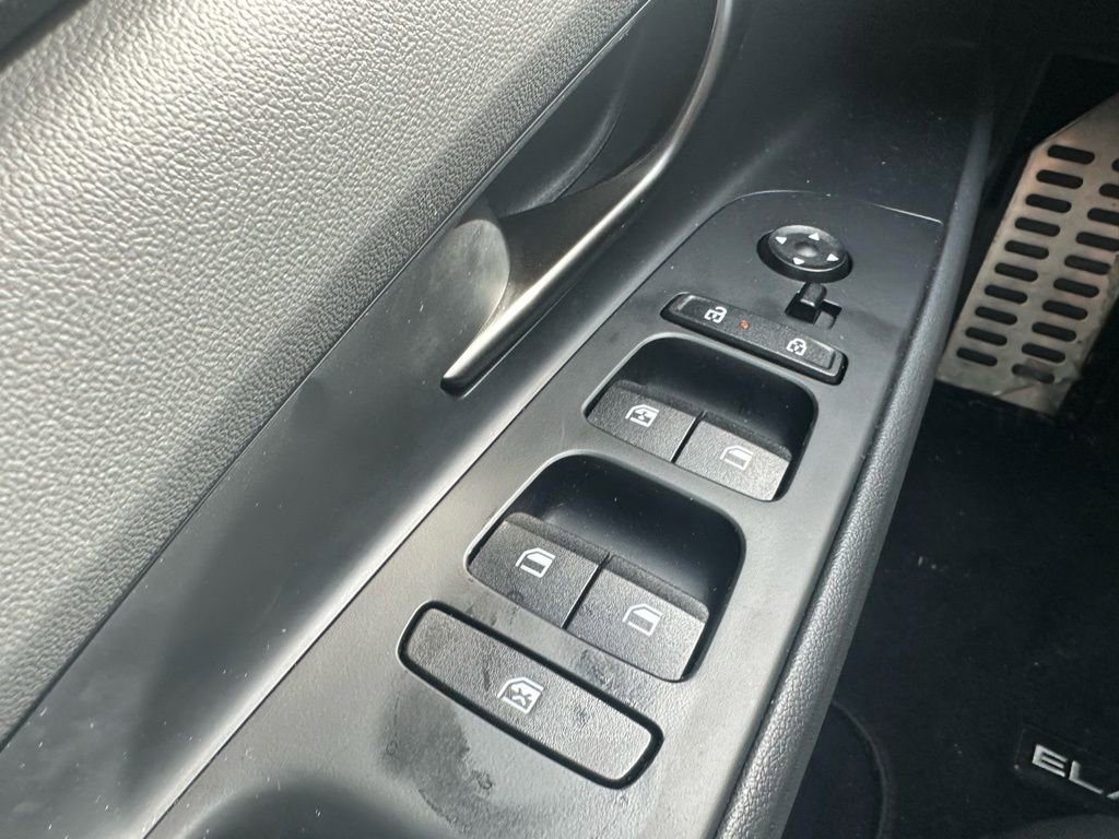 Certified 2025 Hyundai Elantra Sport image 12