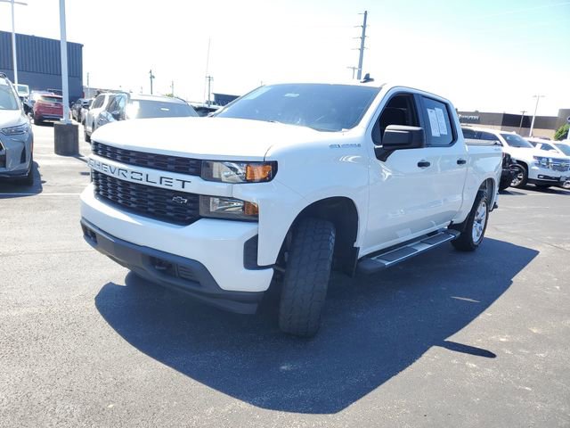 Used 2020 Chevrolet Silverado 1500 Custom w/ Custom Value Package AWD/4WD image 2