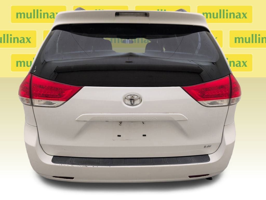 Used 2013 Toyota Sienna LE image 31