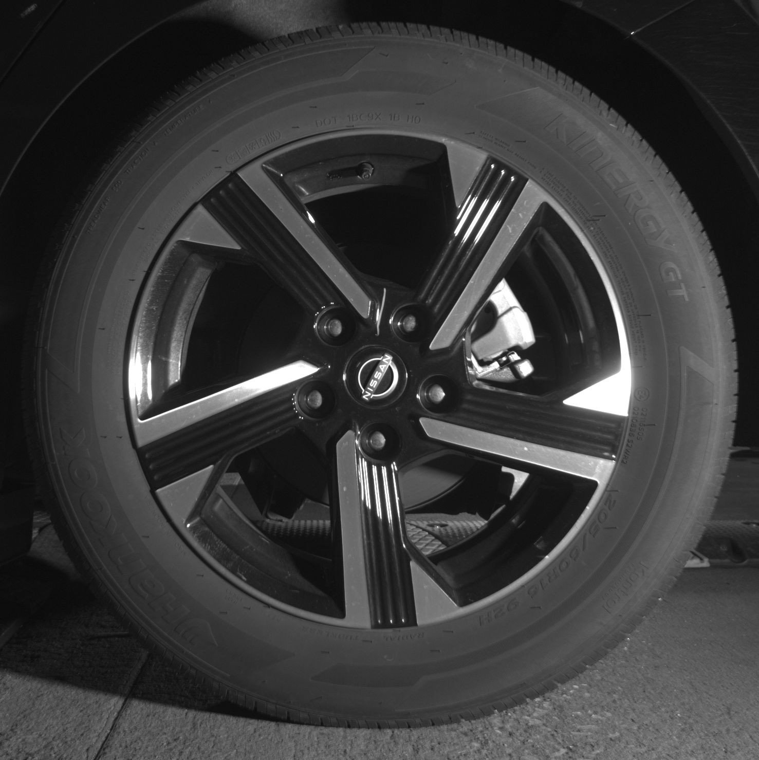 Used 2025 Nissan Sentra SV FWD image 14