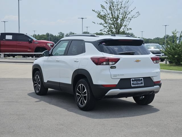 Used 2025 Chevrolet TrailBlazer LT AWD/4WD image 5