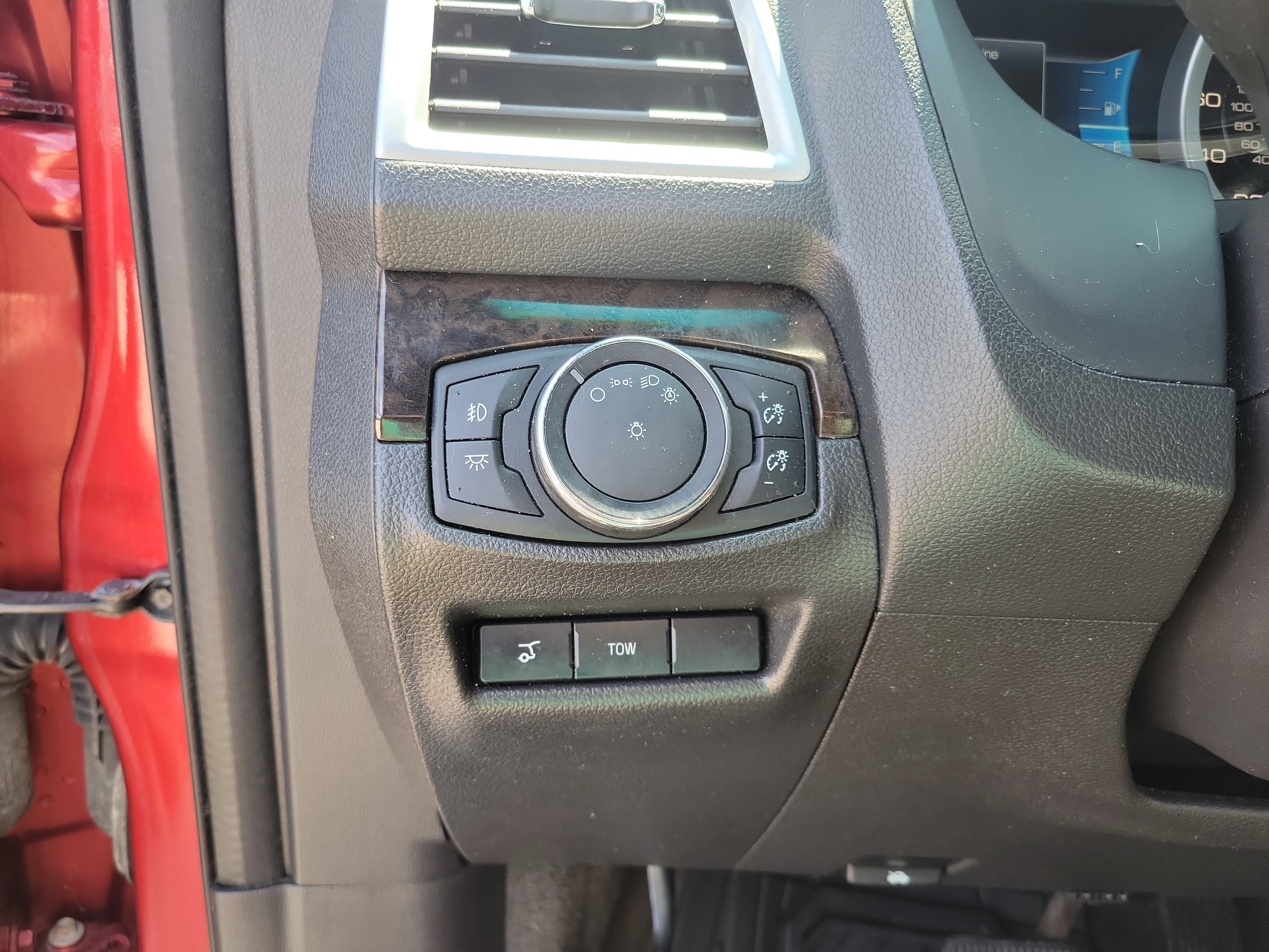 Used 2015 Ford Explorer Limited w/ Equipment Group 301A AWD/4WD image 19