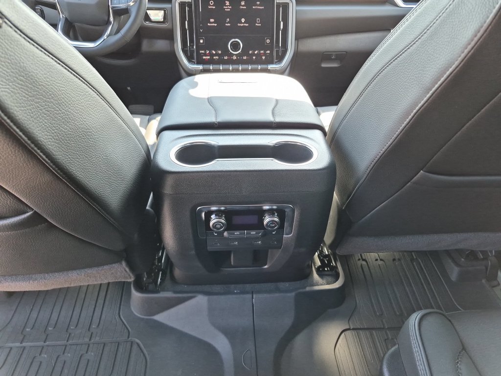 New 2026 GMC Yukon Denali w/ Denali Reserve Package AWD/4WD image 31