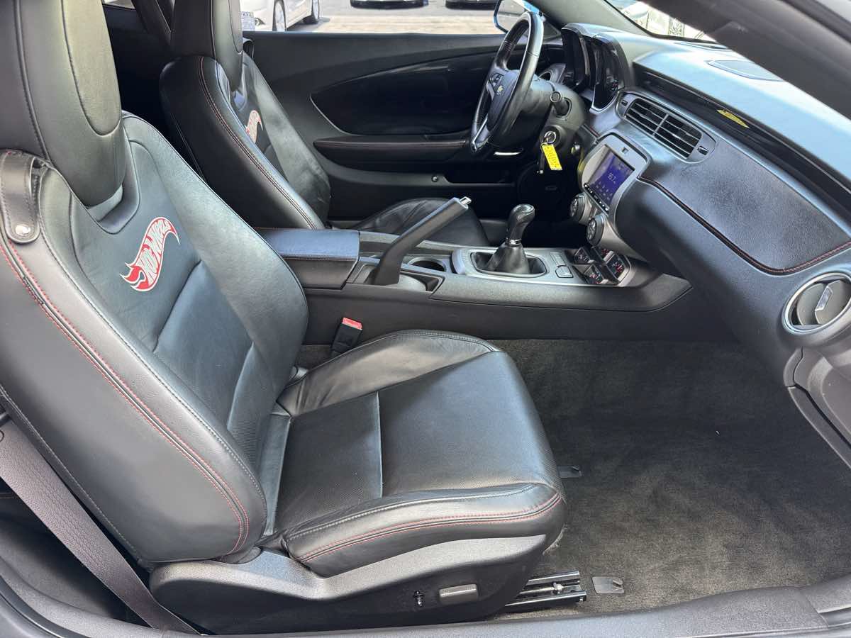 Used 2013 Chevrolet Camaro SS w/ Hot Wheels Special Edition RWD image 15