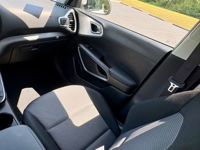 Used 2025 Kia Soul LX w/ LX Technology Package image 26