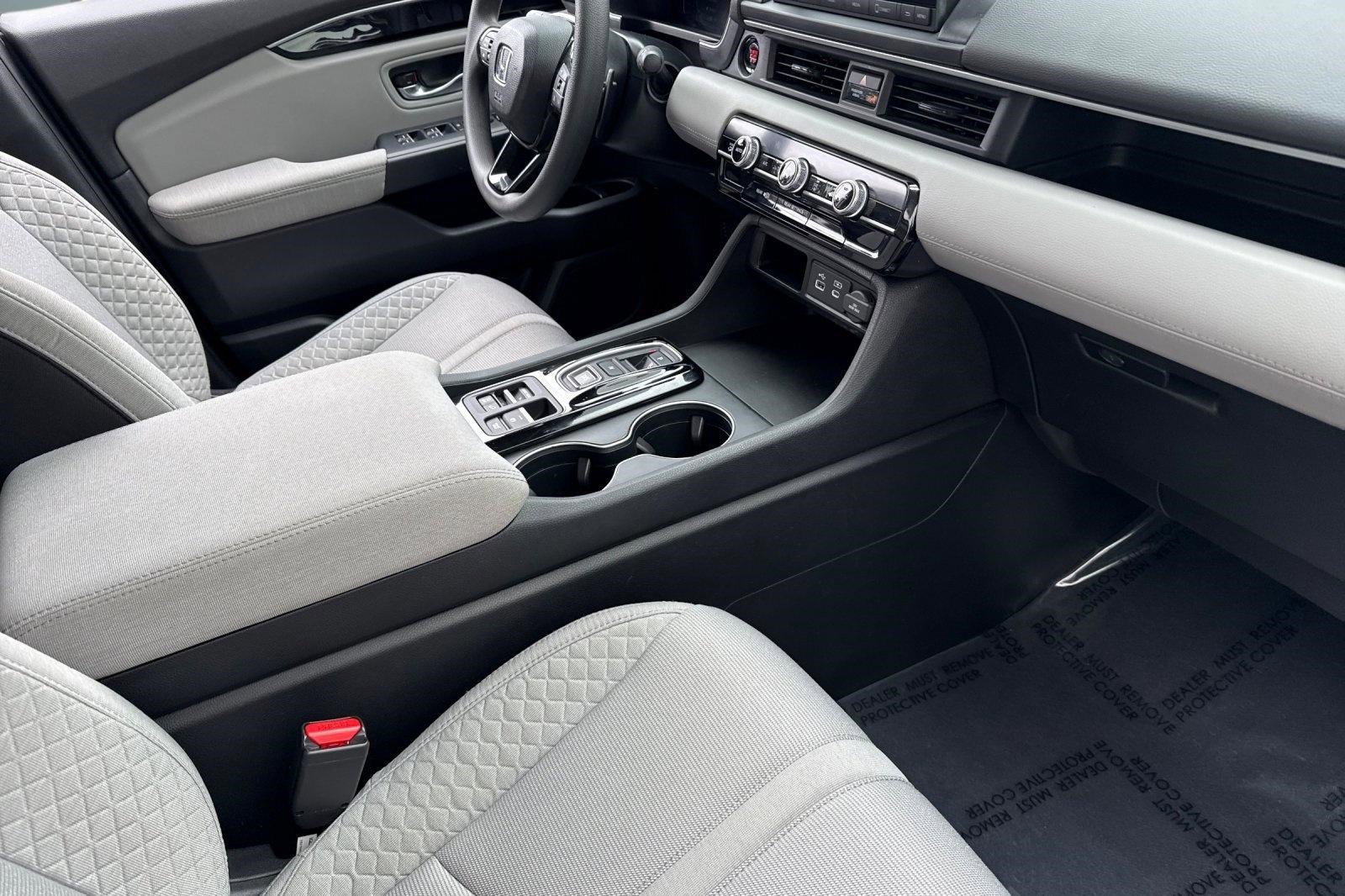 Certified 2023 Honda Pilot LX image 32