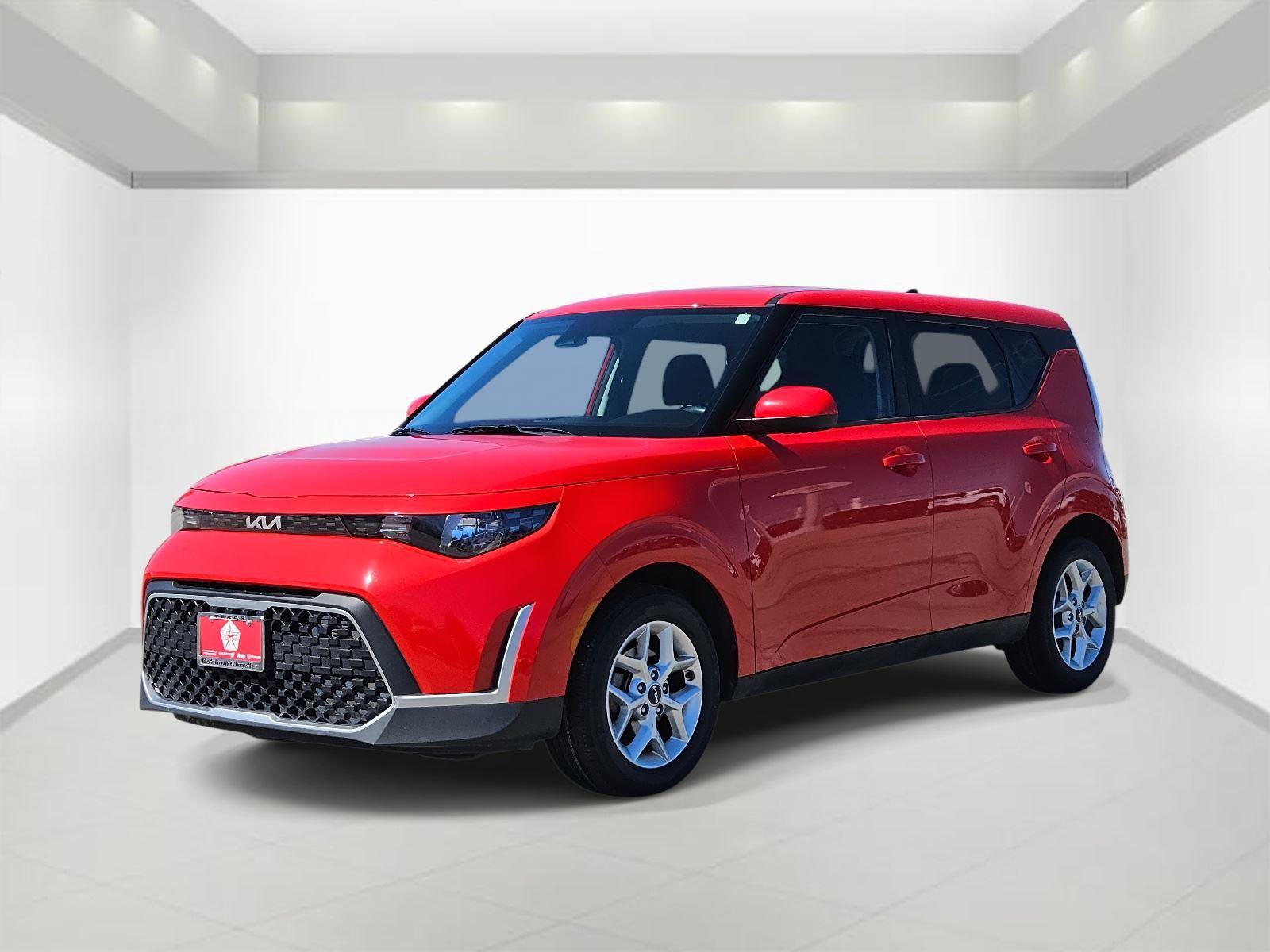 Used 2023 Kia Soul LX w/ LX Technology Package image 3