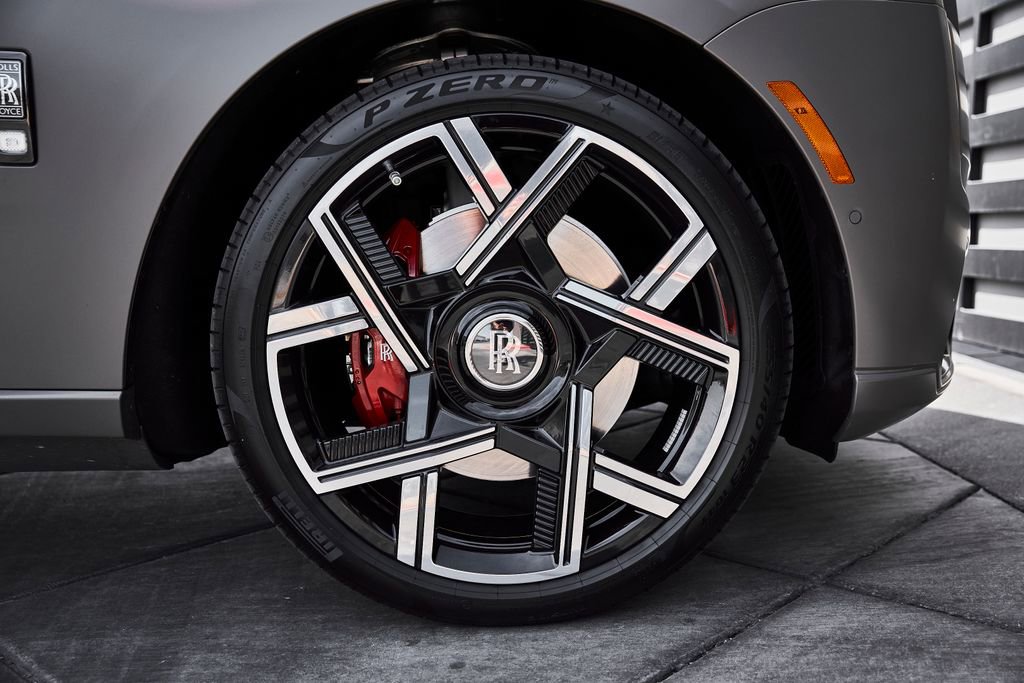 Used 2026 Rolls-Royce Cullinan Black Badge image 21