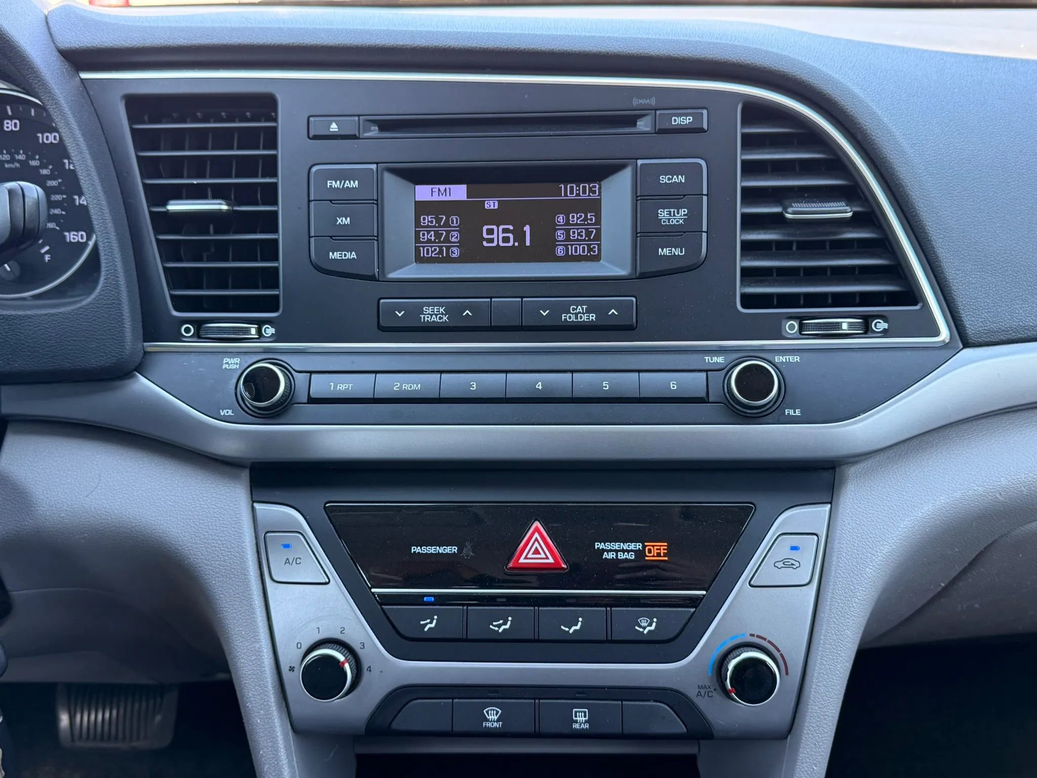 Used 2017 Hyundai Elantra SE FWD image 16