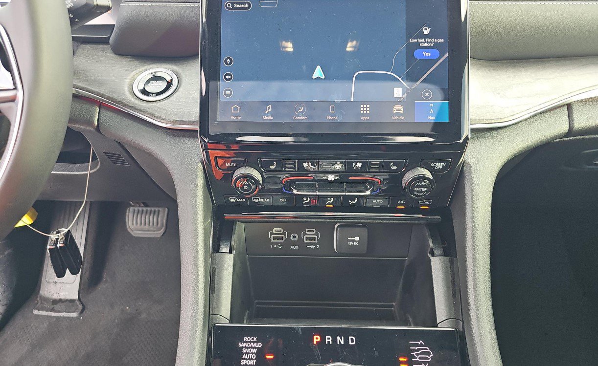 Used 2024 Jeep Grand Cherokee L Overland w/ Rear Seat Video Group I image 9