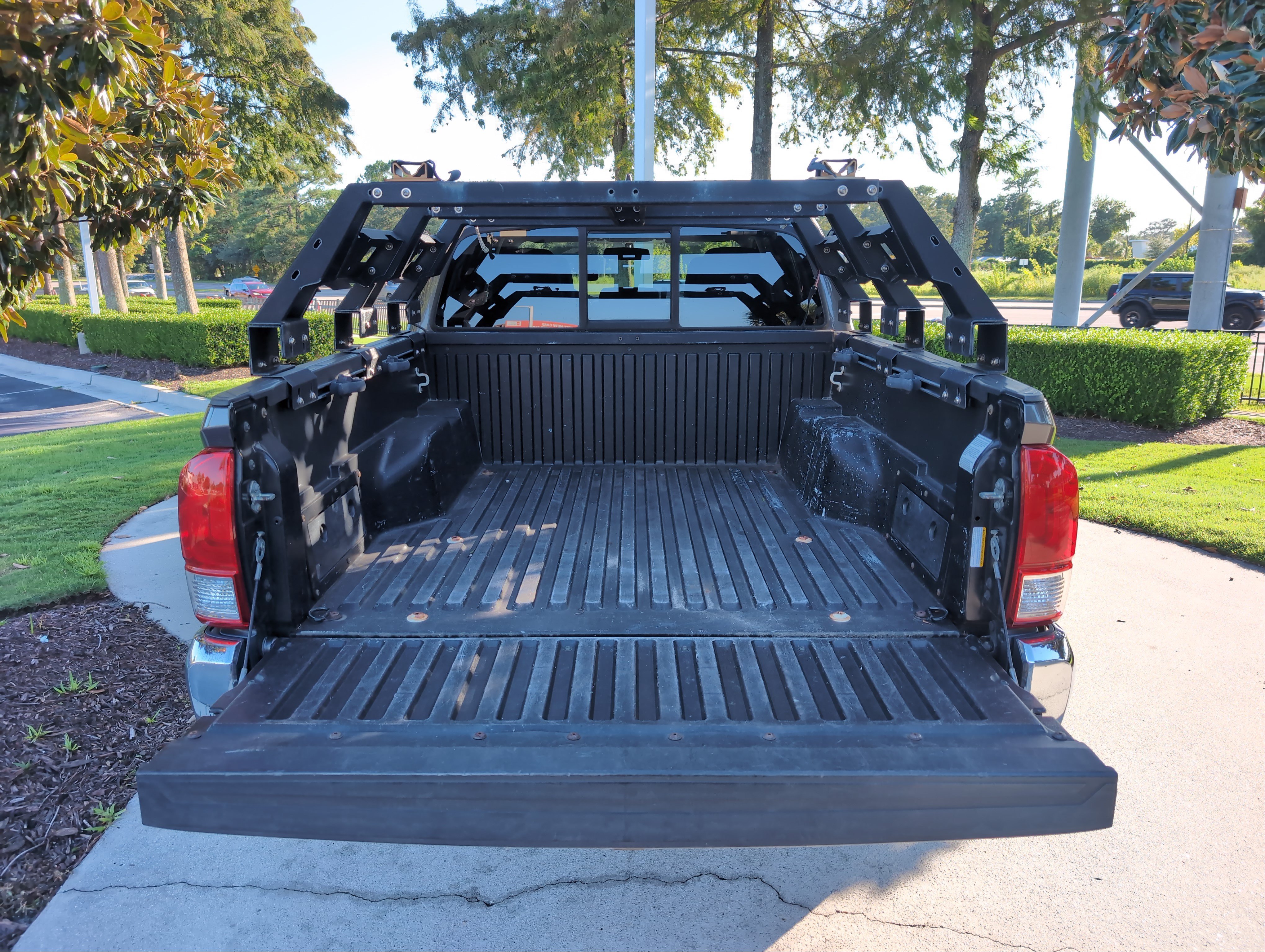 Used 2016 Toyota Tacoma SR5 w/ Towing Package RWD image 30