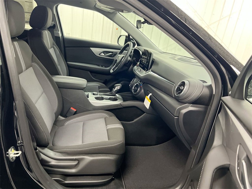 New 2026 Chevrolet Blazer LT w/ Midnight/Sport Edition image 21
