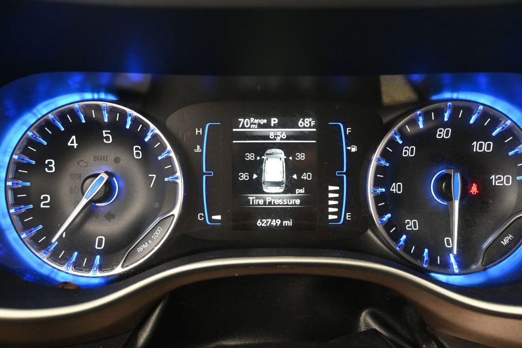 Used 2022 Chrysler Voyager LX FWD image 16