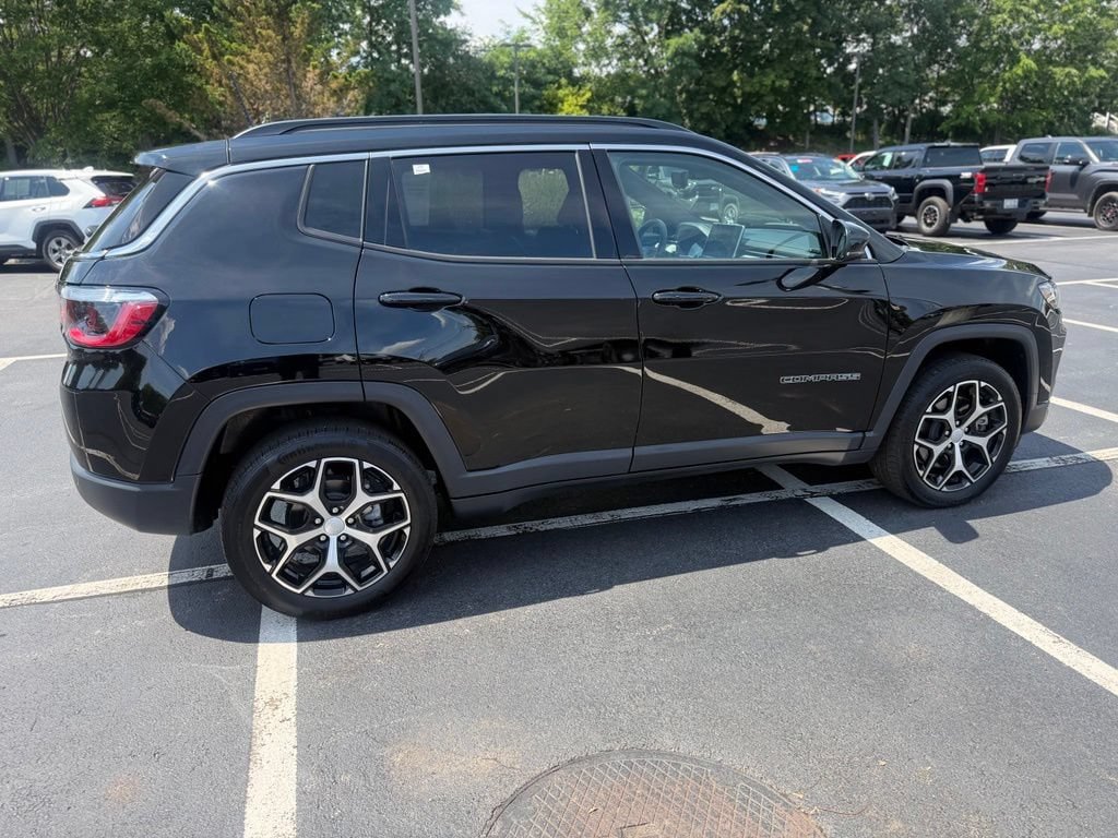 Used 2024 Jeep Compass Limited AWD/4WD image 8