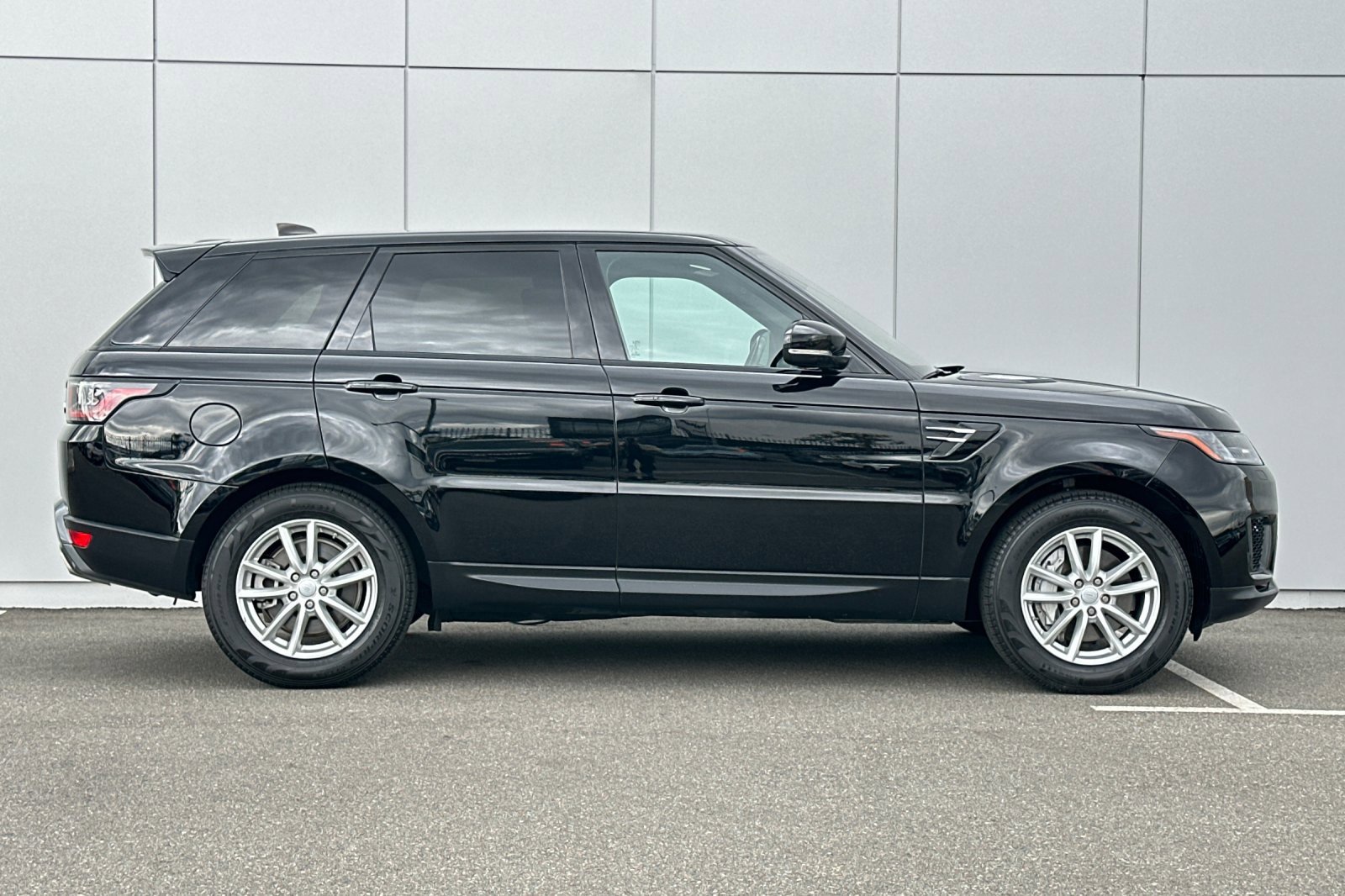 Used 2018 Land Rover Range Rover Sport SE image 6