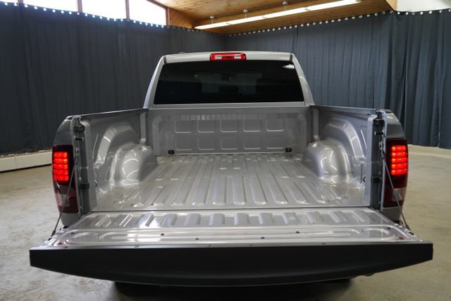 Used 2022 RAM 1500 Classic Warlock AWD/4WD image 39