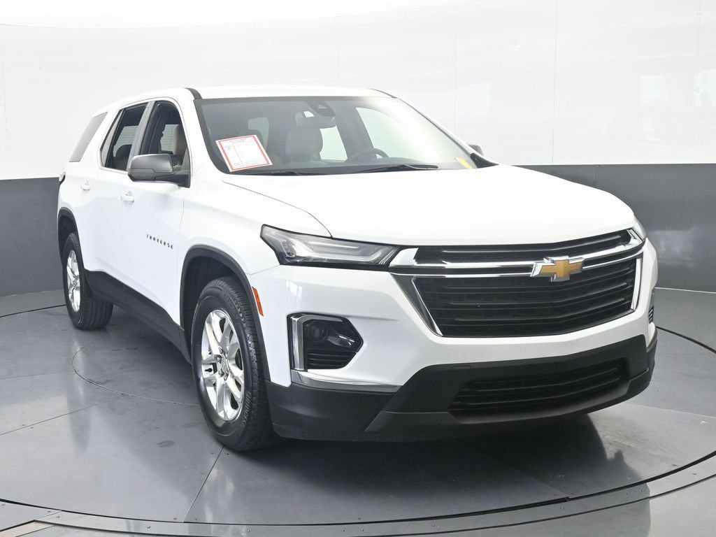 Used 2023 Chevrolet Traverse LS image 9