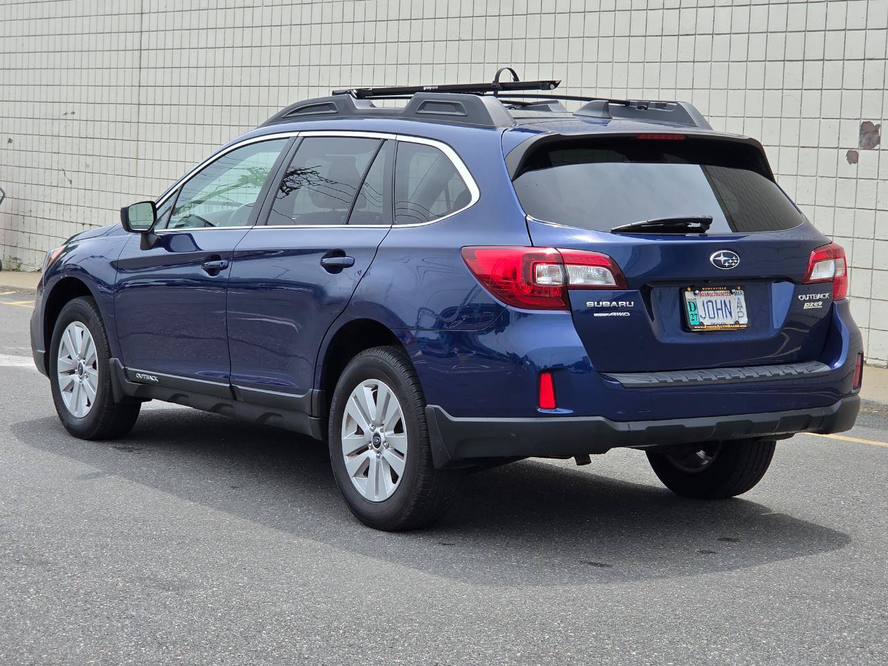 Used 2017 Subaru Outback 2.5i Premium AWD/4WD image 5