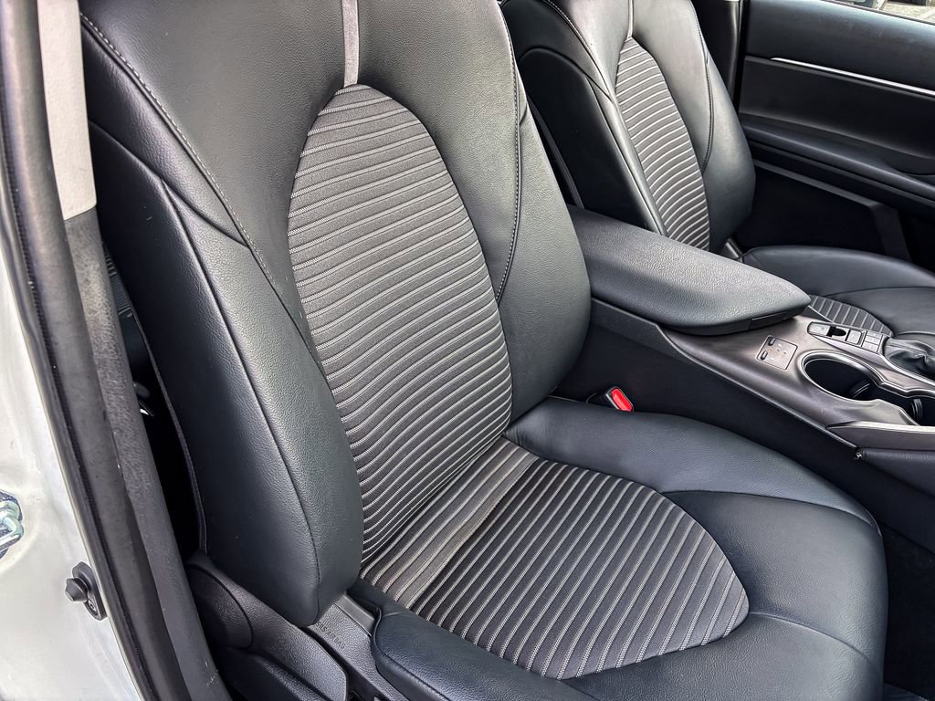 Used 2022 Toyota Camry SE image 33