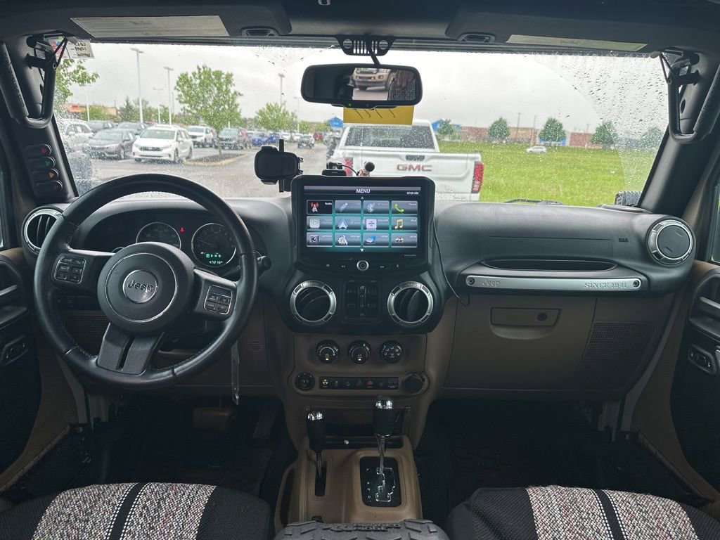 Used 2017 Jeep Wrangler Unlimited Rubicon w/ Connectivity Group AWD/4WD image 19