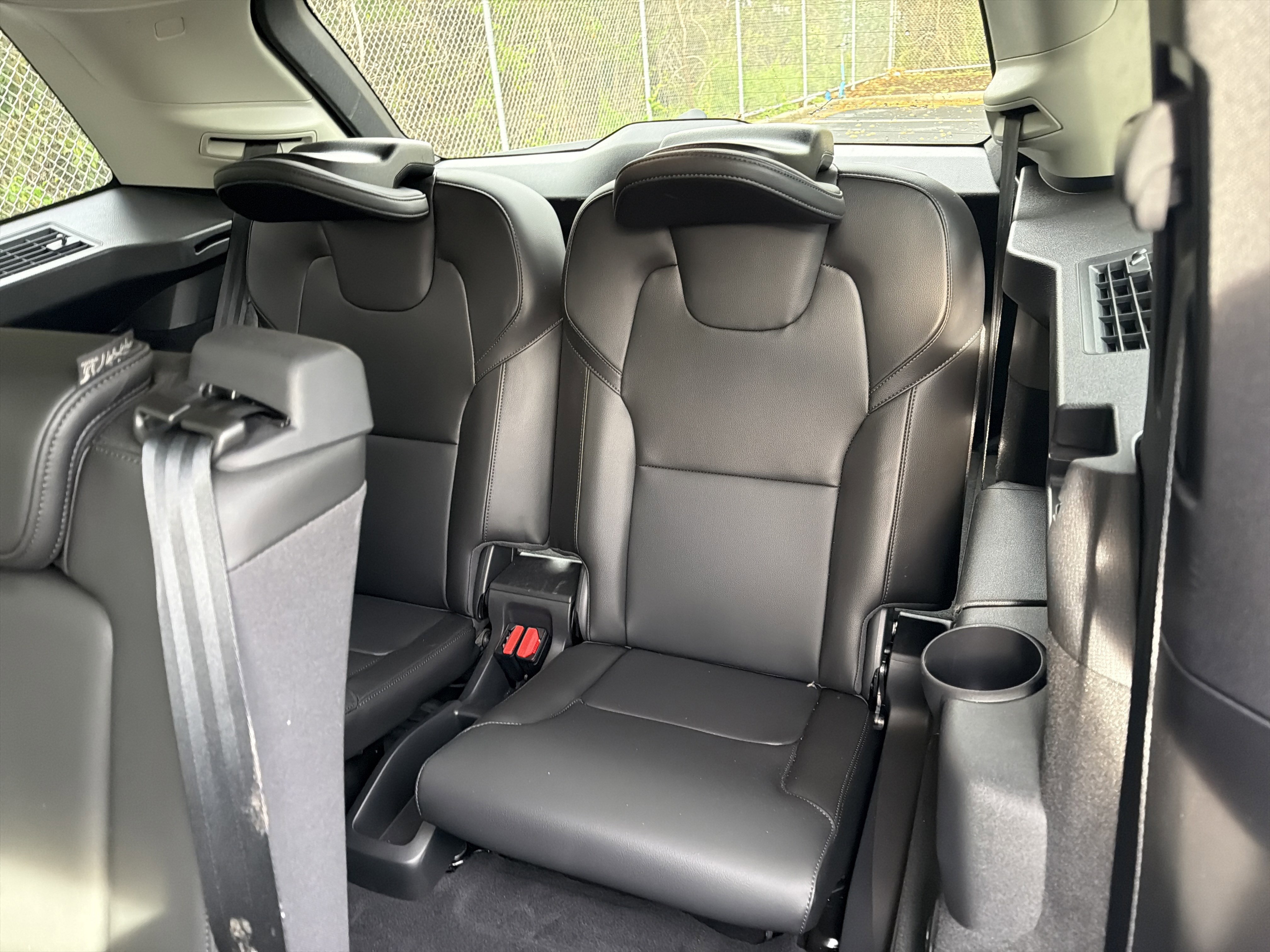 Certified 2025 Volvo XC90 B5 Core image 33