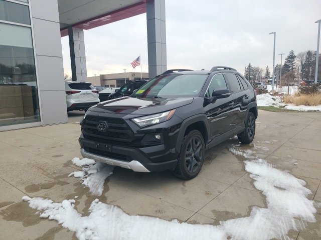 Used 2024 Toyota RAV4 Adventure image 3