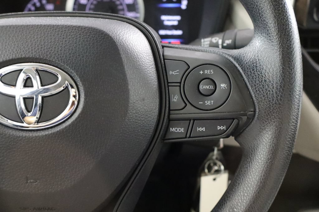 Used 2020 Toyota Corolla LE FWD image 10