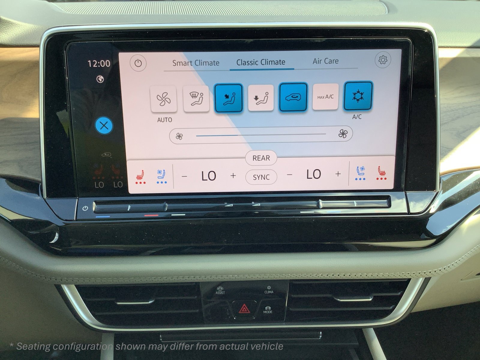 New 2026 Volkswagen Atlas SE FWD image 24