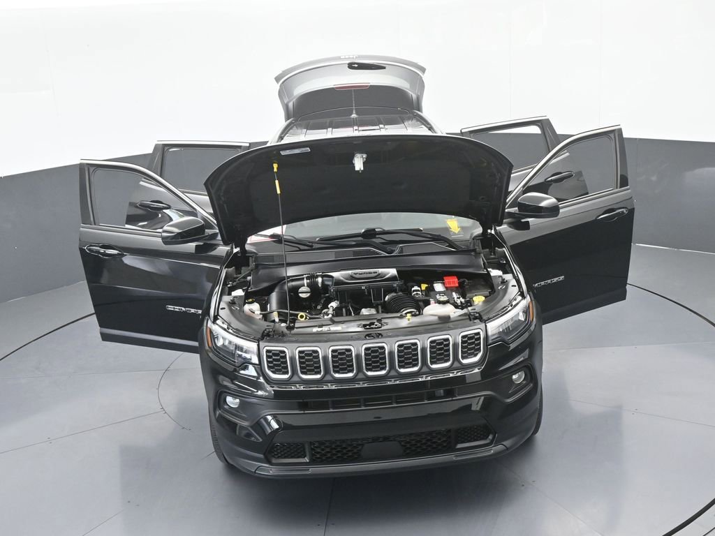 Used 2024 Jeep Compass Latitude image 65