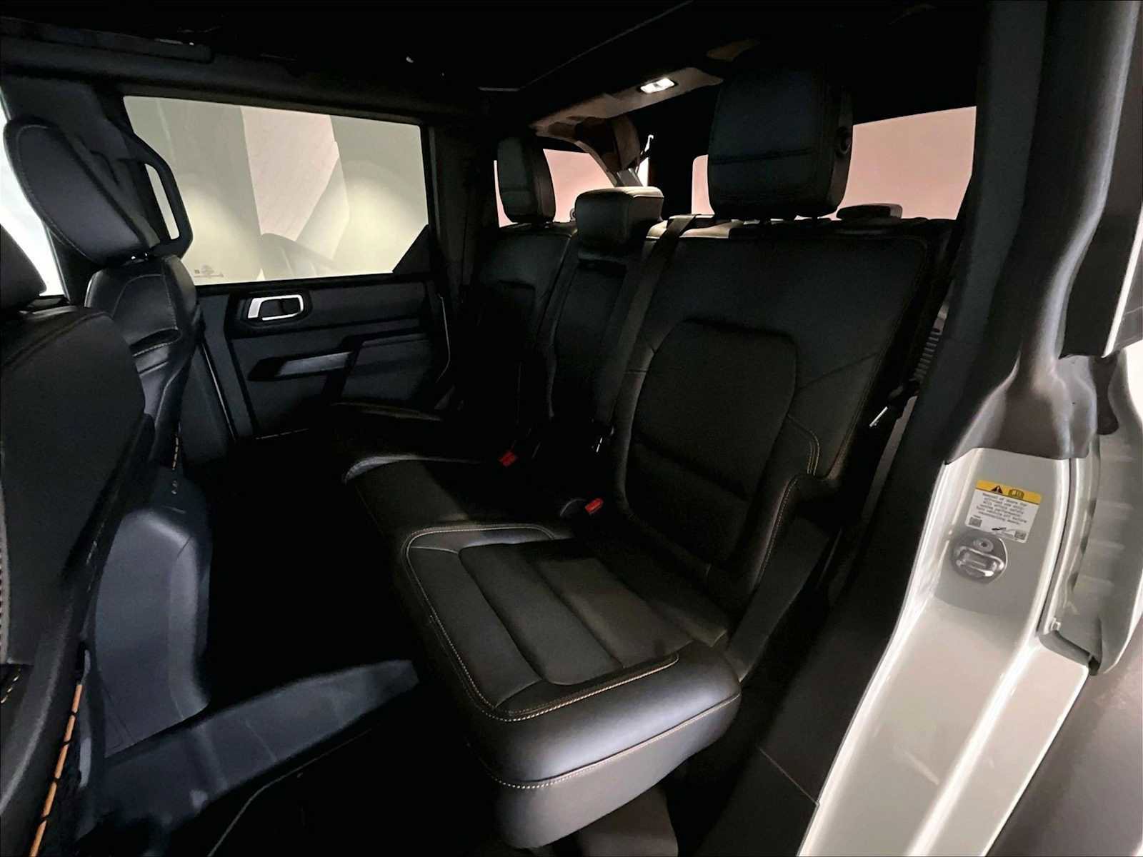 Used 2024 Ford Bronco Badlands image 30