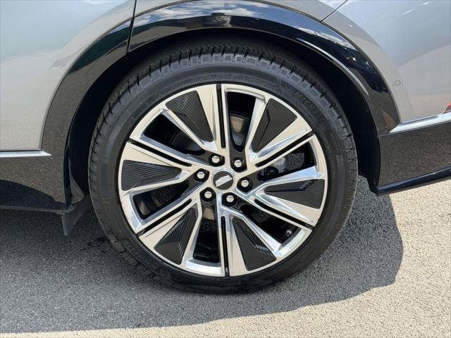 Used 2023 Cadillac Lyriq 2WD image 10