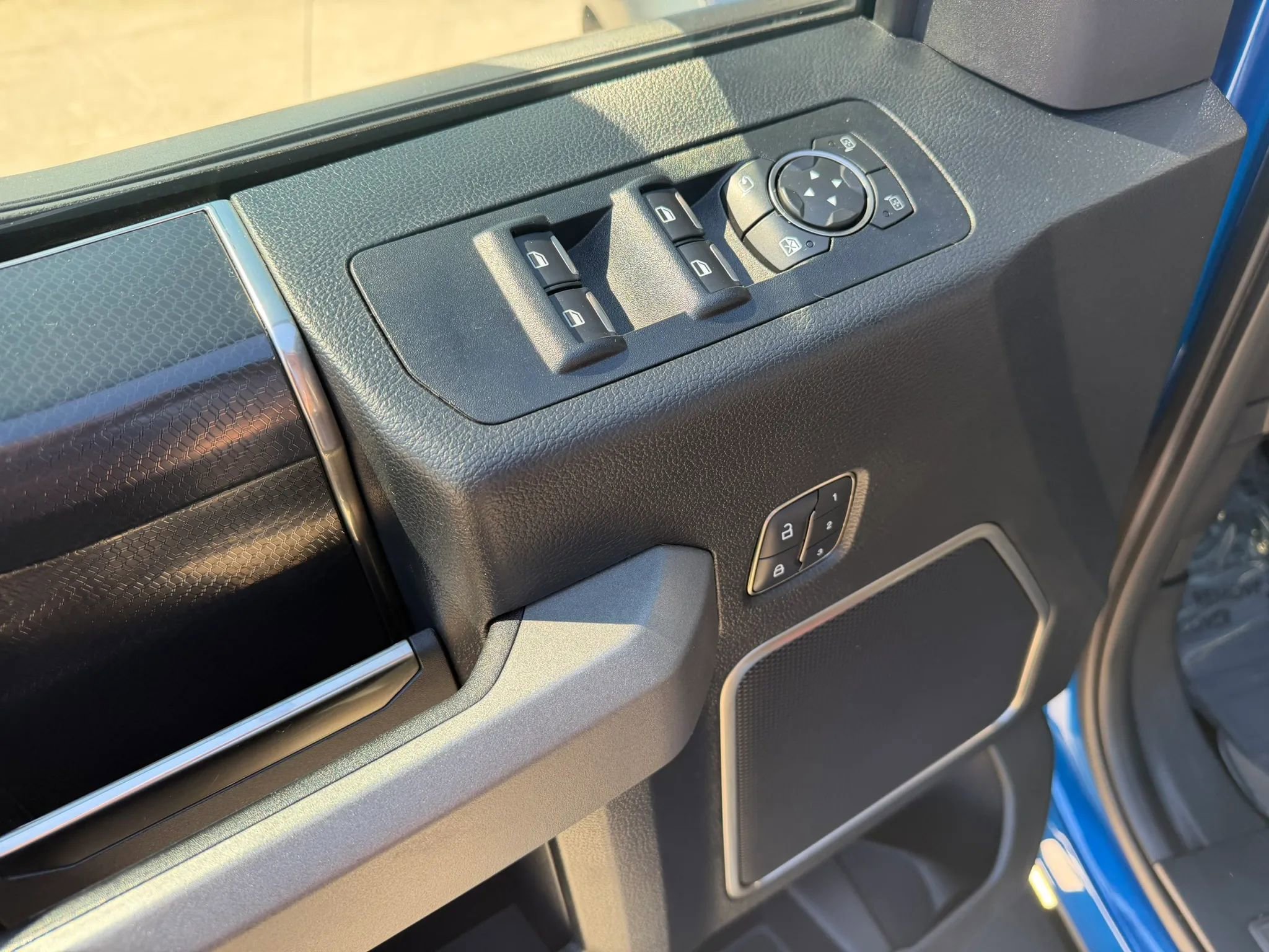 Used 2017 Ford F150 Raptor w/ Equipment Group 802A Luxury image 15