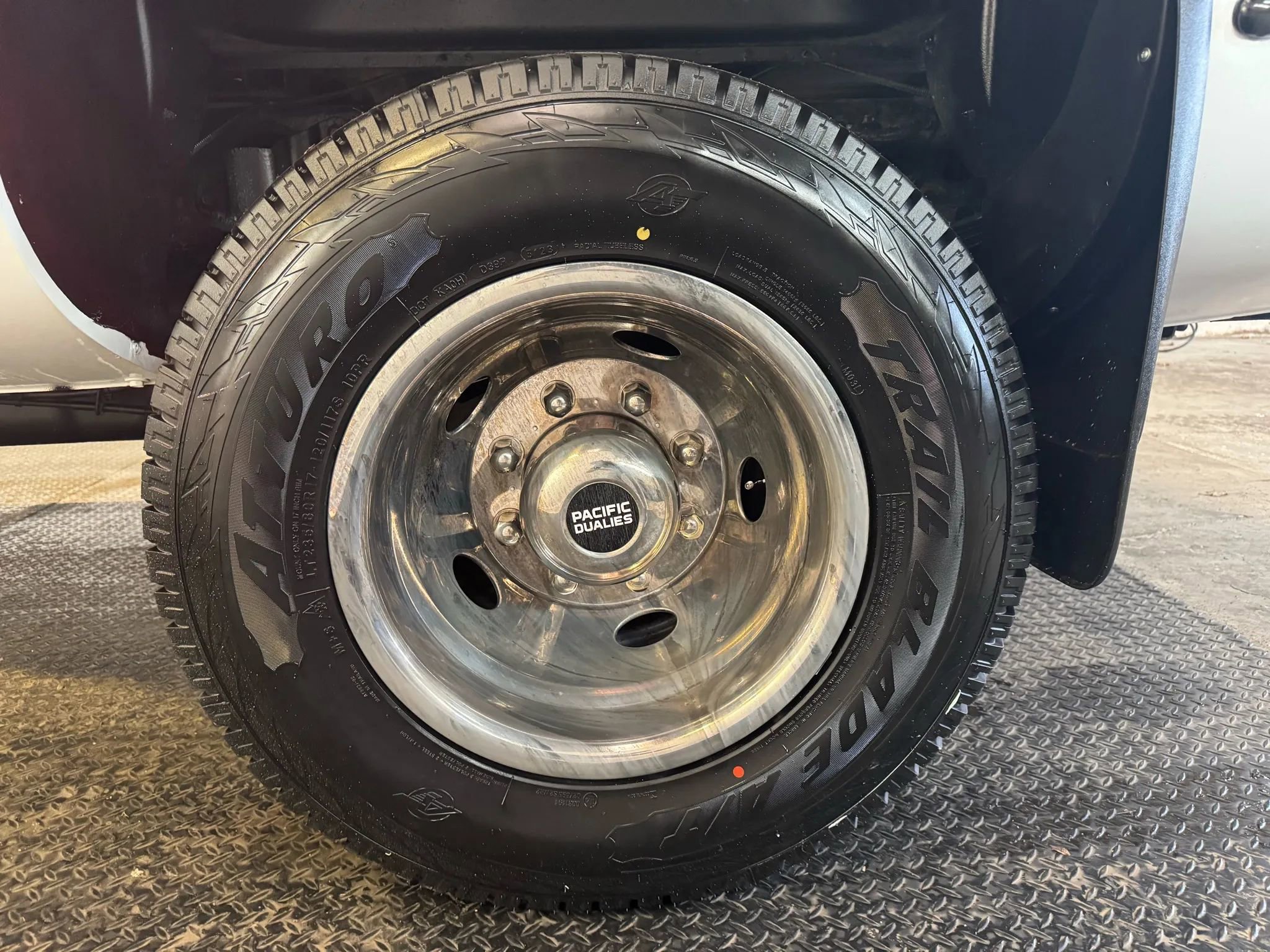 Used 2011 GMC Sierra 3500 SLE w/ SLE Preferred Package image 32