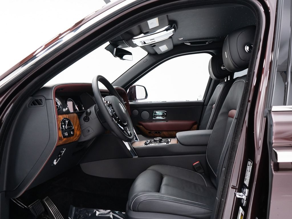 Certified 2023 Rolls-Royce Cullinan AWD/4WD image 15