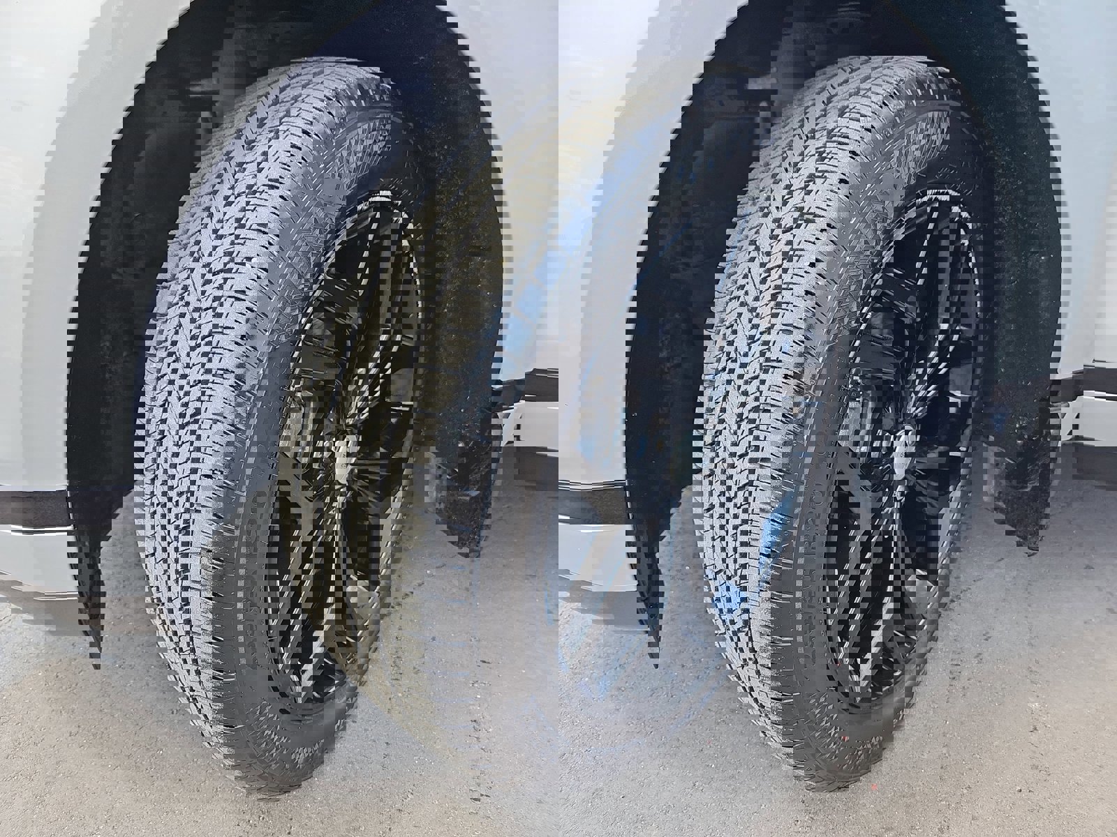 Used 2023 Land Rover Range Rover Evoque R-Dynamic SE image 33