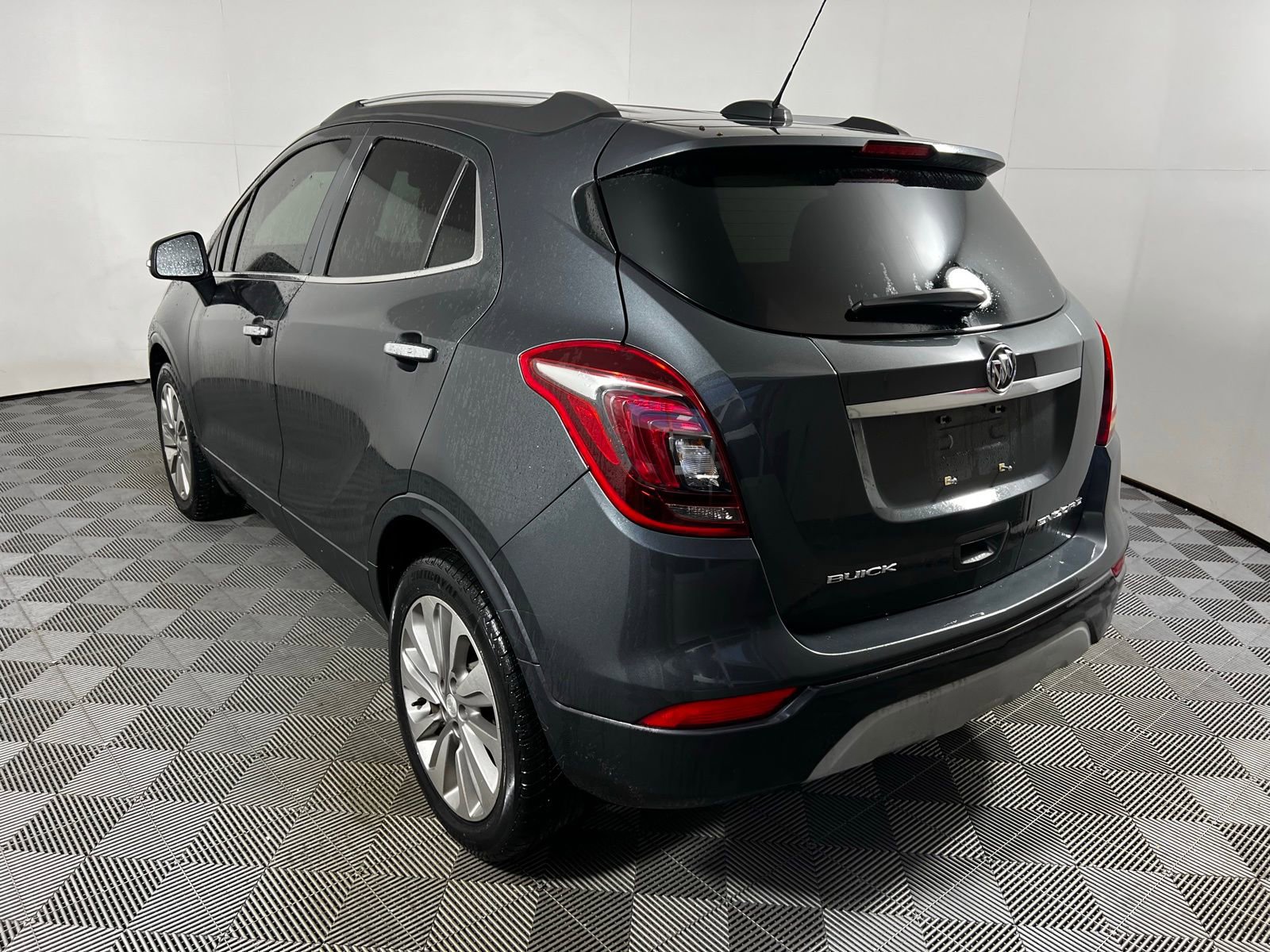 Used 2018 Buick Encore Preferred image 7