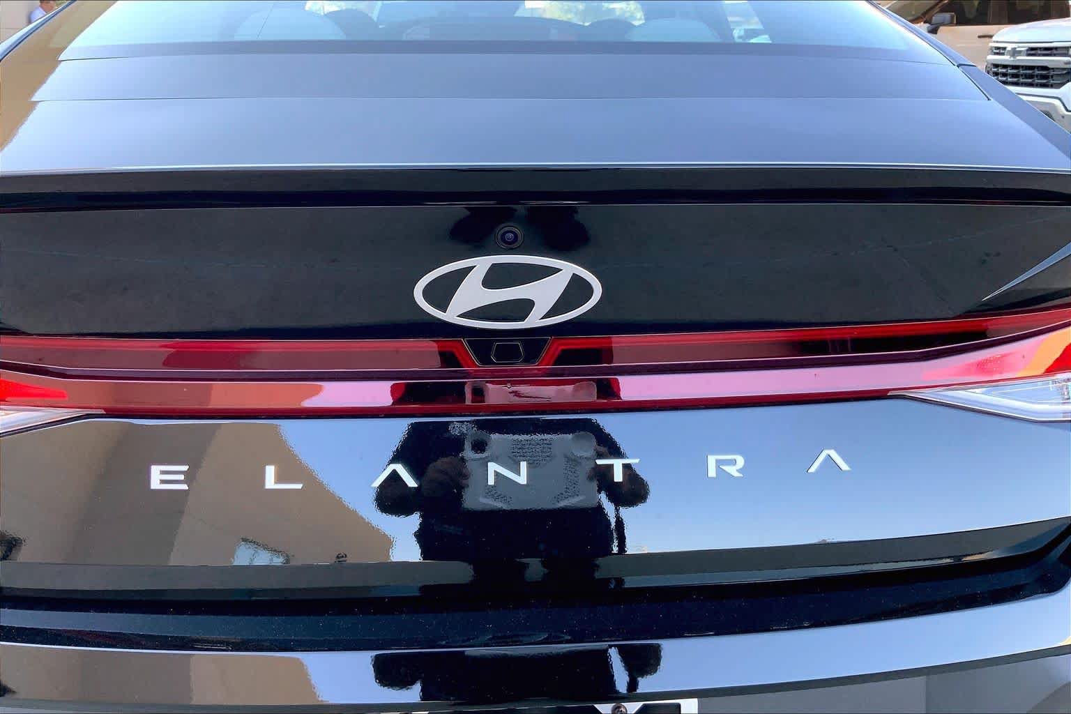 New 2026 Hyundai Elantra SEL Sport FWD image 15
