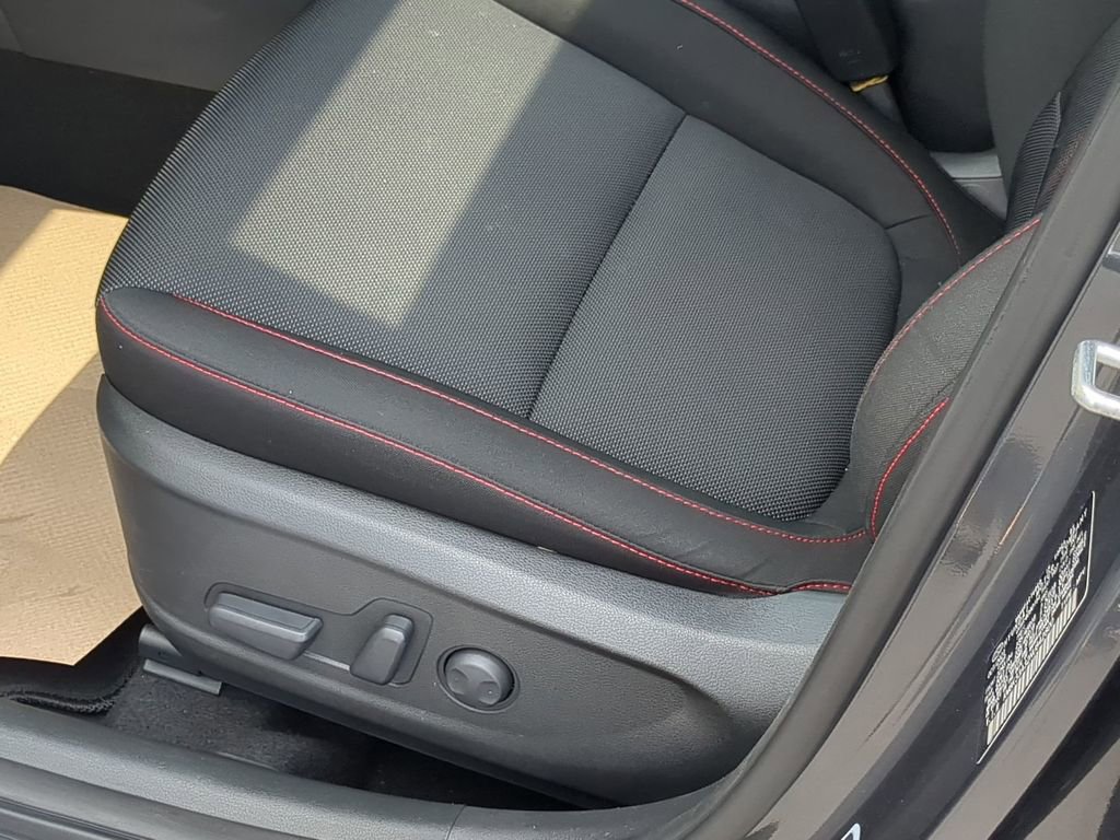 Used 2022 Hyundai Kona N Line w/ Tech Package image 13