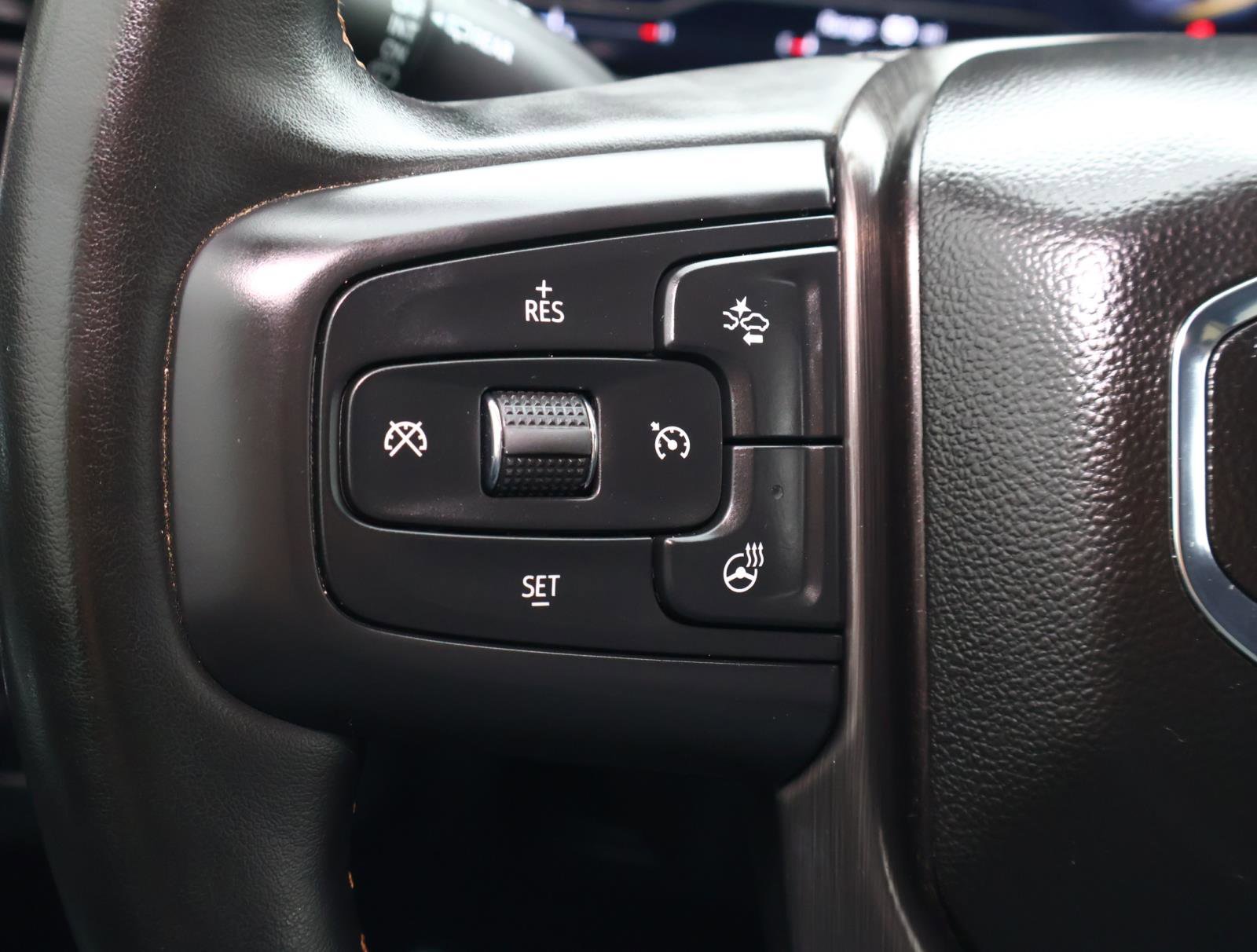 Used 2023 GMC Yukon AT4 w/ Technology Package image 26